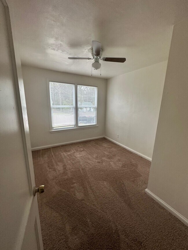 Building Photo - 1621 Hernando Dr