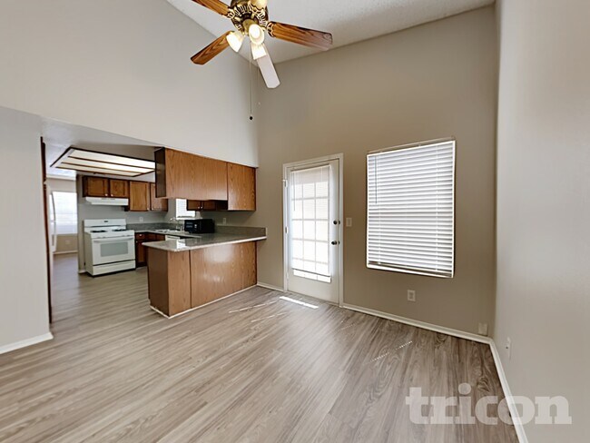 Foto del edificio - 528 Dutchman Ave