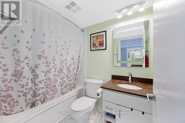 Photo du bâtiment - 38 Lee Centre Dr