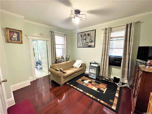 Foto del edificio - 33-37-37 101st St