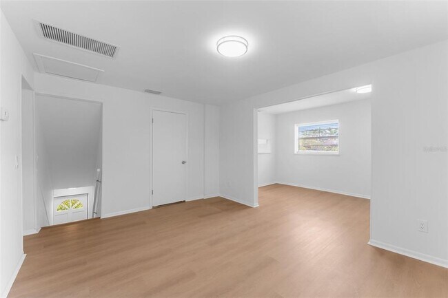 Foto del edificio - 125 8th Ave NE