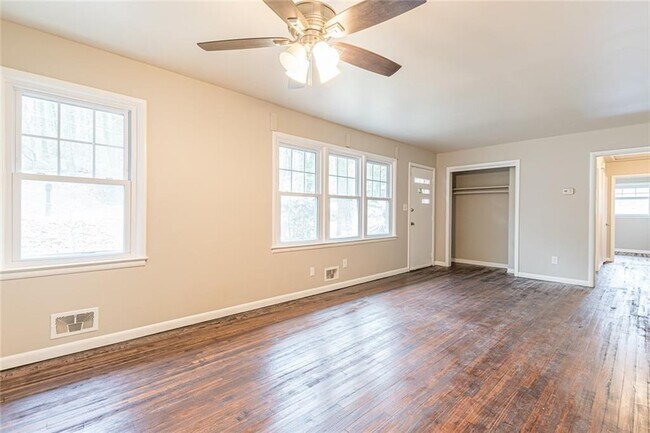 Foto del edificio - 149 Meadow Park Ln SW