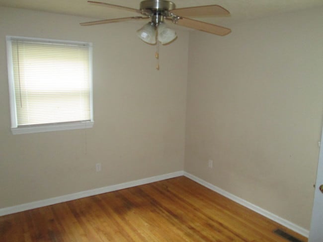 Building Photo - 1617 Apple Valley Dr