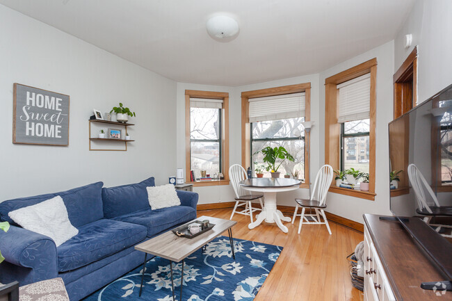 Building Photo - 1538 W Wrightwood Ave