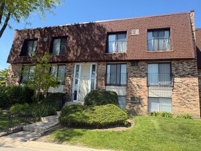 Building Photo - 200 S Waters Edge Dr