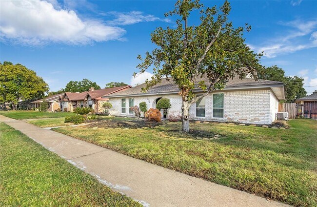 Foto del edificio - 1038 Cottage Oak Ln