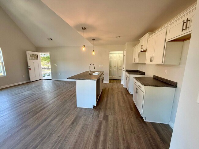 Foto del edificio - Newly Constructed 3 bedroom 2 bathroom hom...