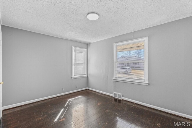 Building Photo - 7471 Sharon Dr