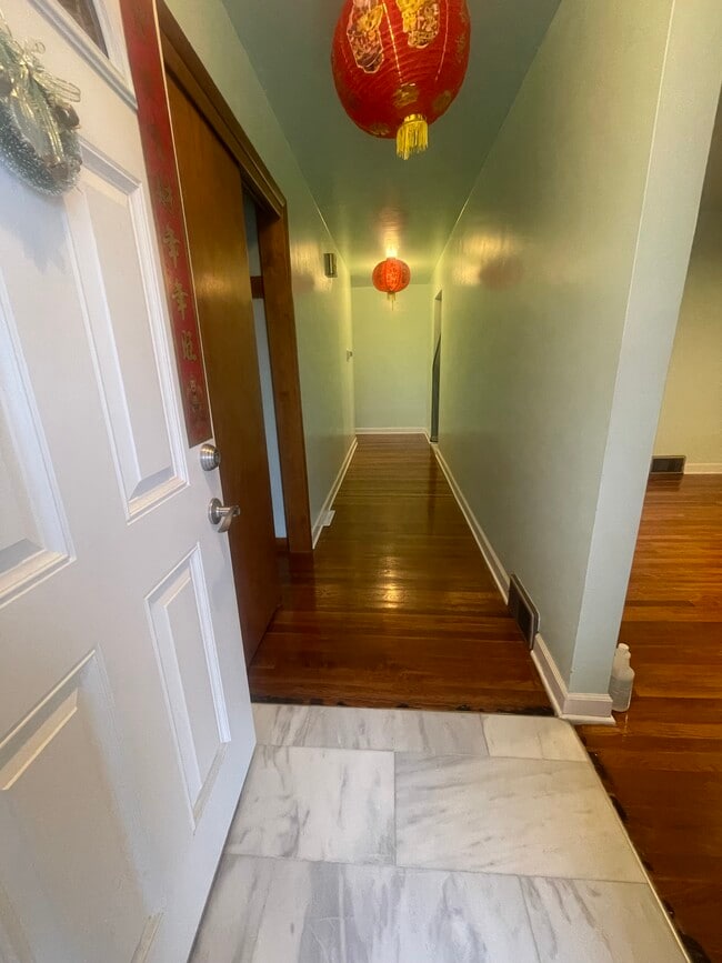 Building Photo - 2832 Longfield Rd