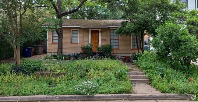 Building Photo - 608 Pressler St