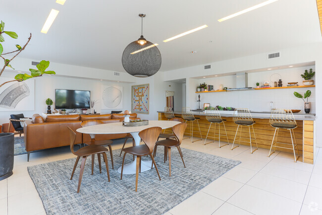 Interior Photo - Burnside 26