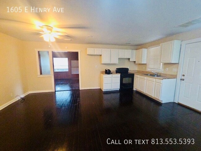 Foto del edificio - 1605 E Henry Ave