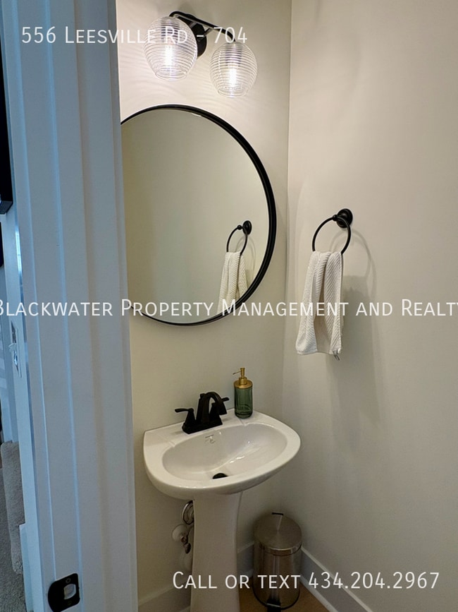 Foto del edificio - 556 Leesville Rd