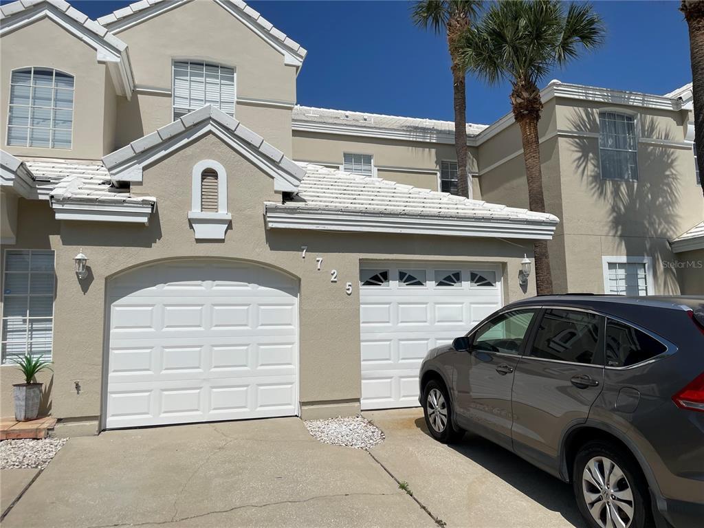 Foto principal - 7725 Carriage Homes Dr