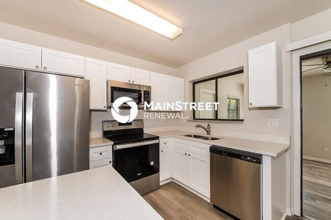 Building Photo - 3 Bedroom Pet-Friendly Home in NORTH PORT, FL with Main Street Renewal