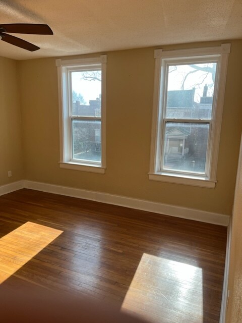 living room - 3425 Humphrey St