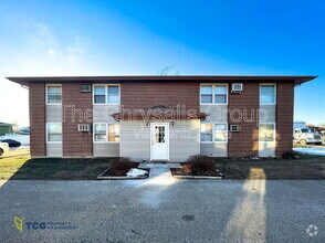 Building Photo - 423 Windsor Dr