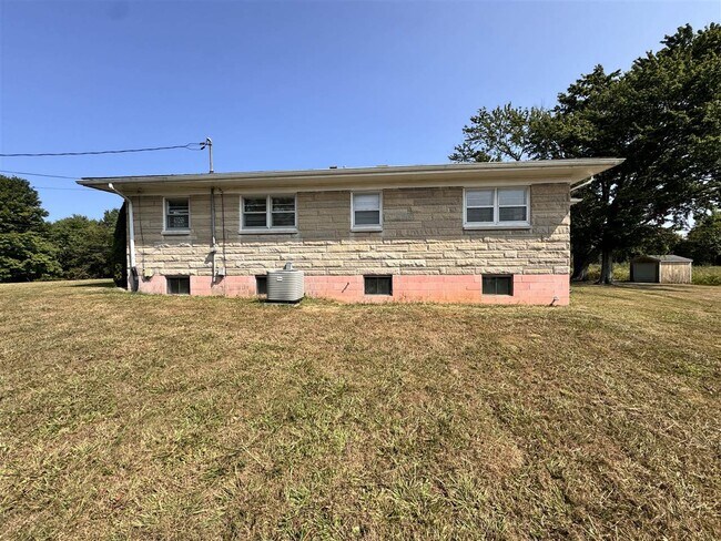 Building Photo - 1309 Old State Rd