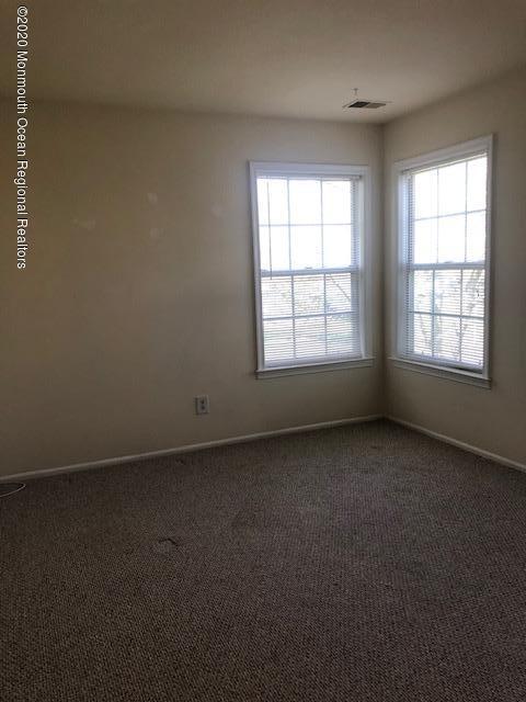 Foto del edificio - 138 Wellington Ct