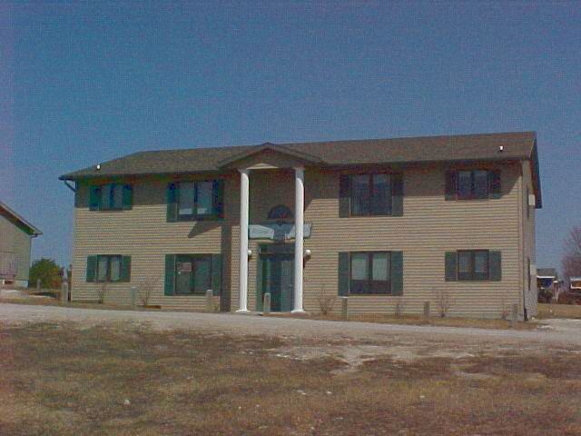 Building Photo - 145 Maple Ave