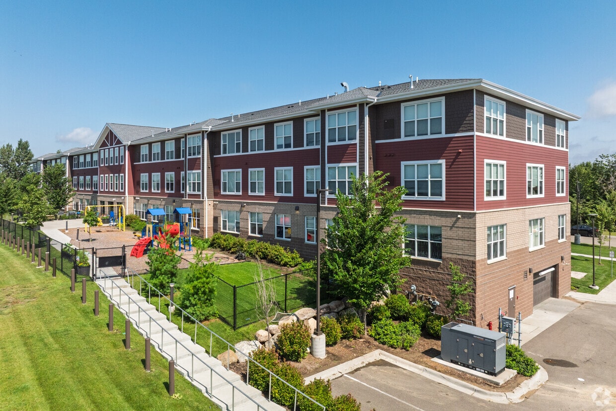 Building Photo - Cranberry Ridge