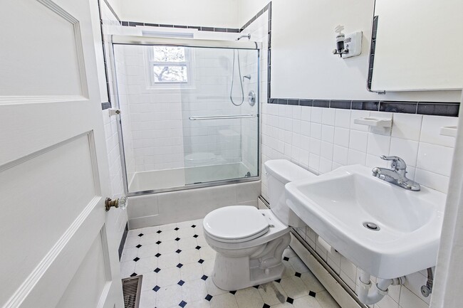 Building Photo - 2607 N Franklin St