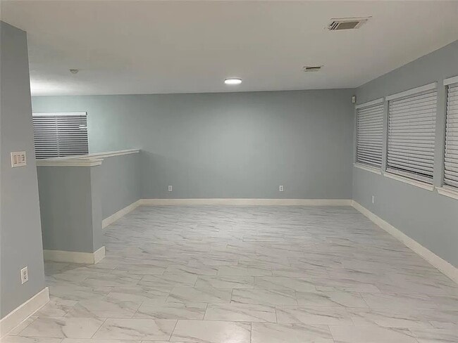 Foto del edificio - 6310 Hall Pond Ct