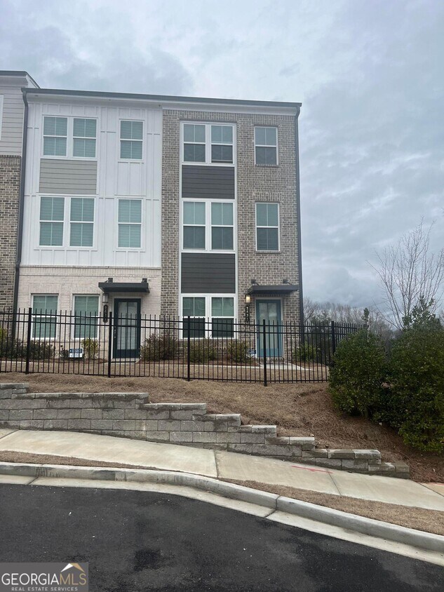 Foto principal - 2631 Creekside Dr NW