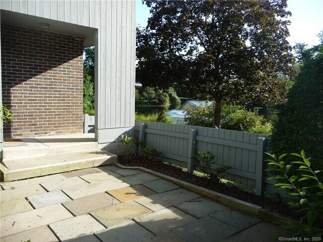 Building Photo - 4 Kumquat Ln