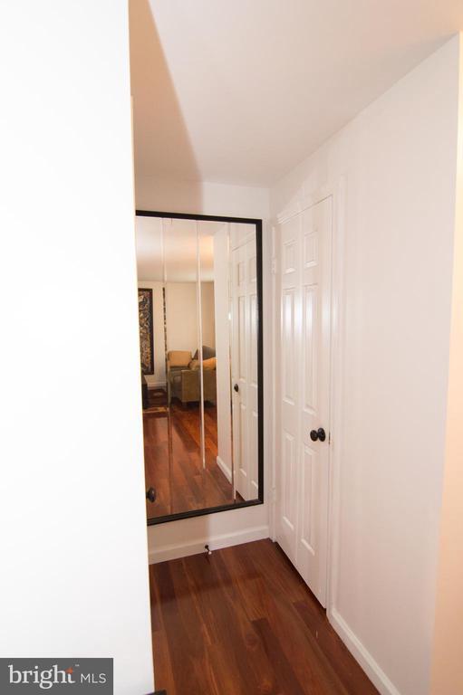 Building Photo - 6618 Birchleigh Way