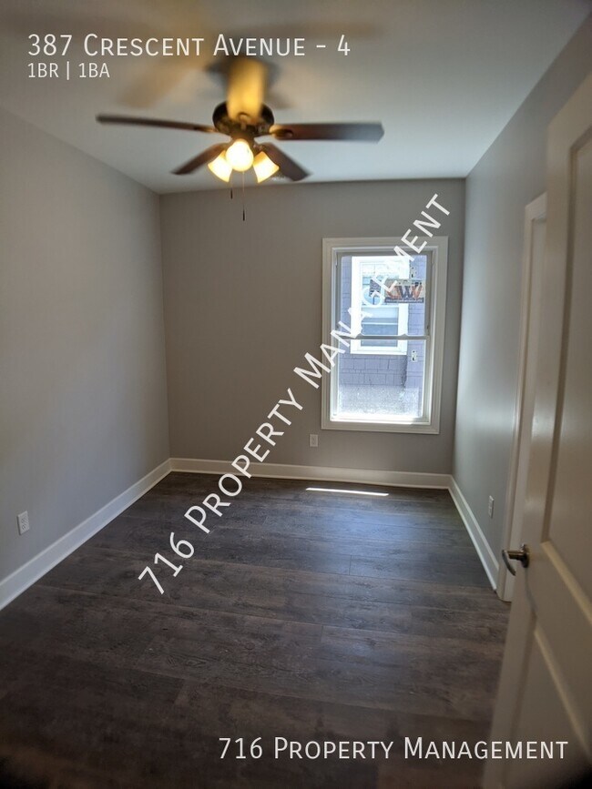 Building Photo - Cute One Bedroom with WiFi Included! Avail...