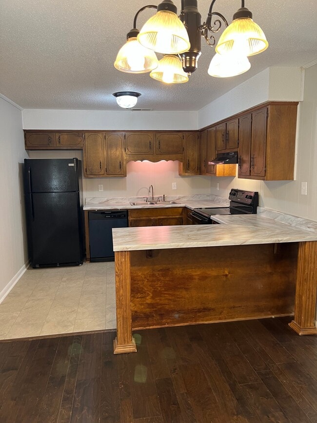 Foto del edificio - 455 Ruby Johnson Dr