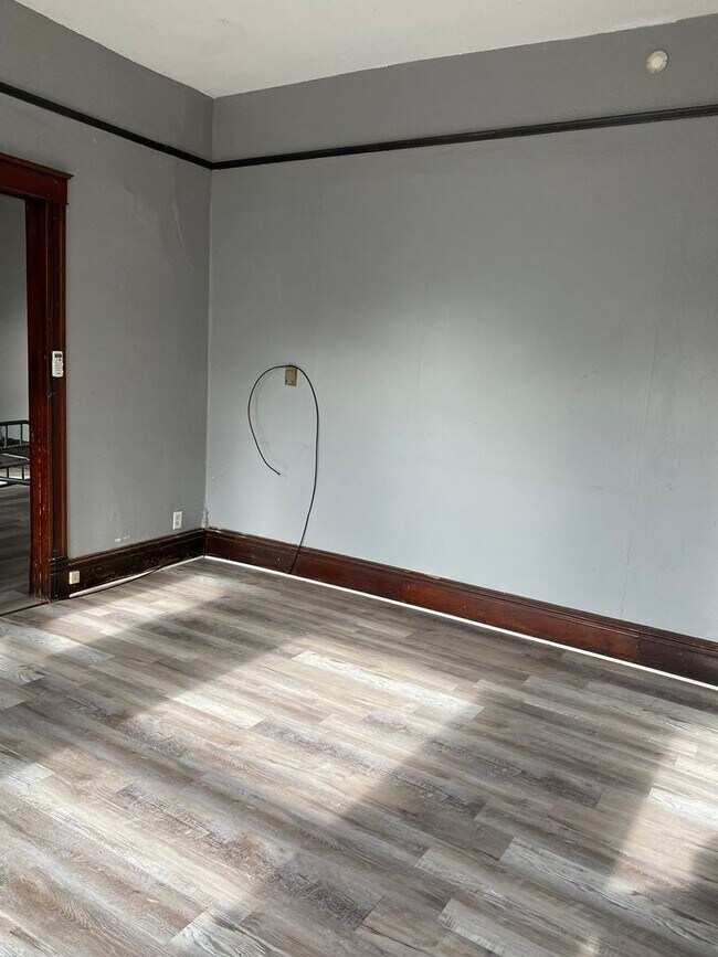 Foto del edificio - Nicely updated 1 BR