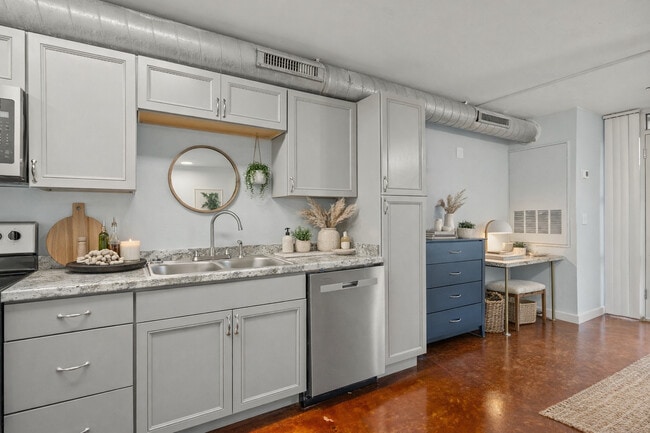 Building Photo - University Lofts, LLC