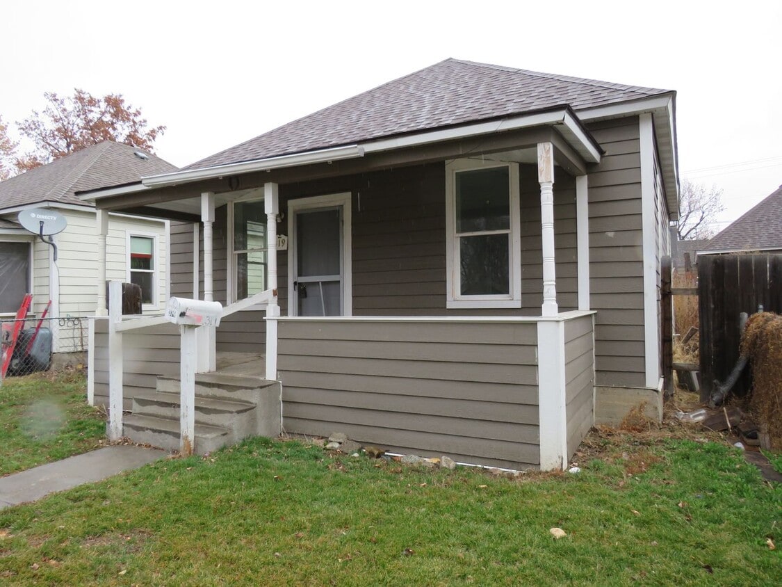 Primary Photo - 2 Bed / 1 Bath House