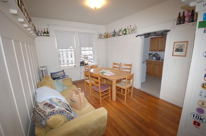 Primary Photo - 126 Englewood Ave