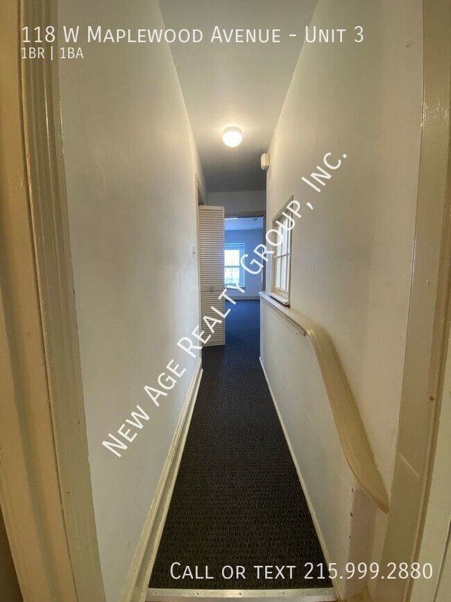 Building Photo - Welcome to 118 W Maplewood Unit 3!