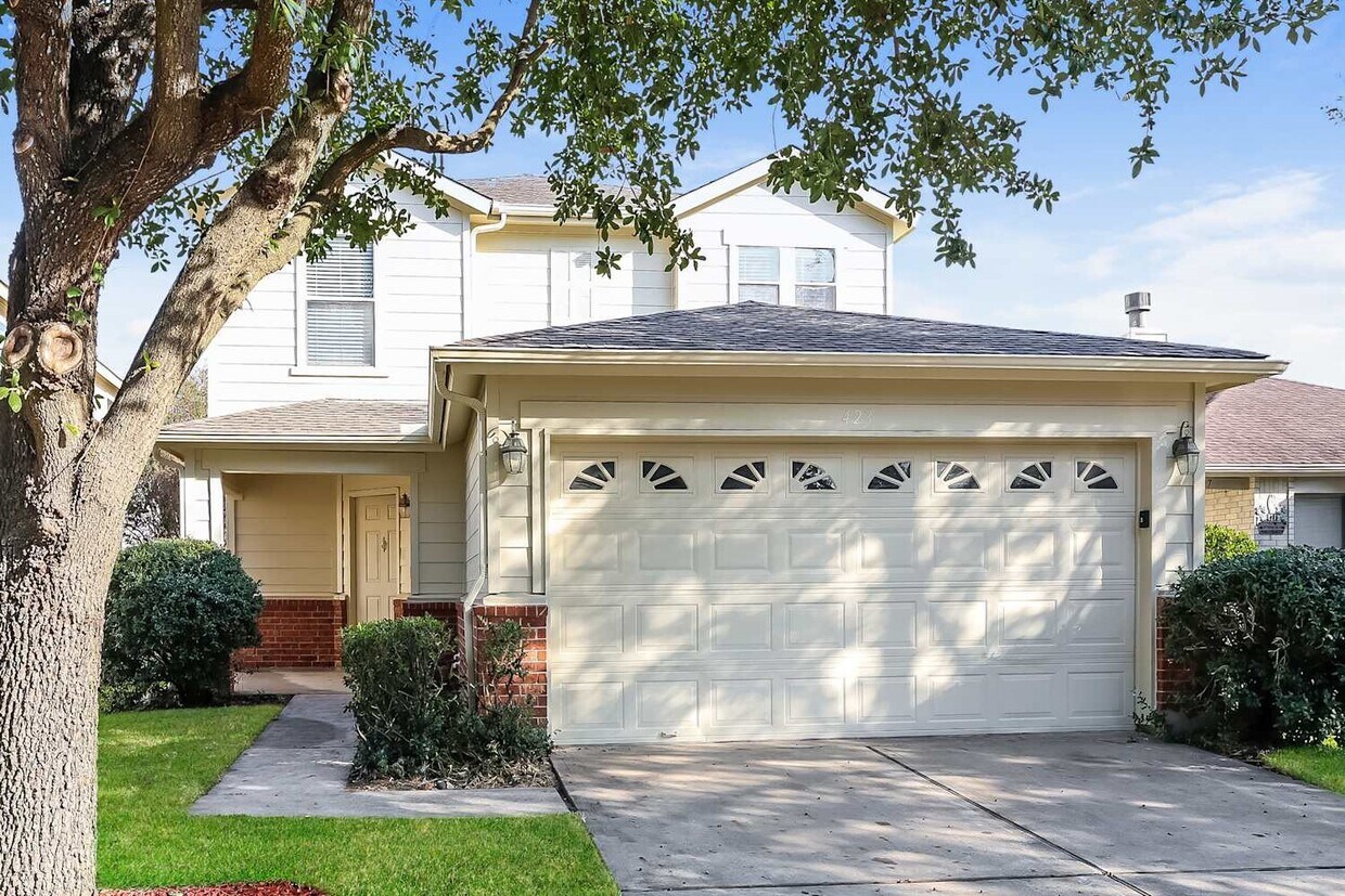 Foto principal - 423 Remington Ridge Dr