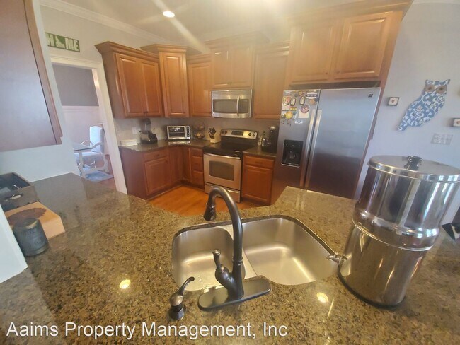 Building Photo - 4 br, 3 bath House - 2409 Thorngrove Court