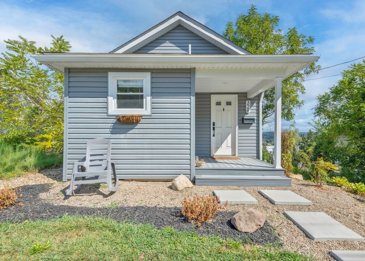 Foto principal - Sweet and Updated Bungalow in Ellwood City...