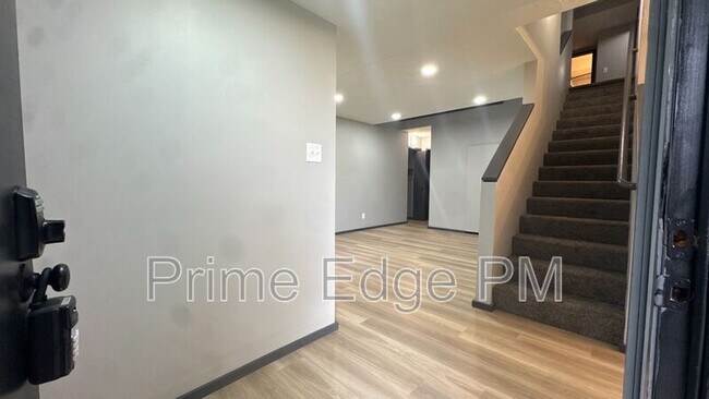 Foto del edificio - 1701 Ridgehaven Ct