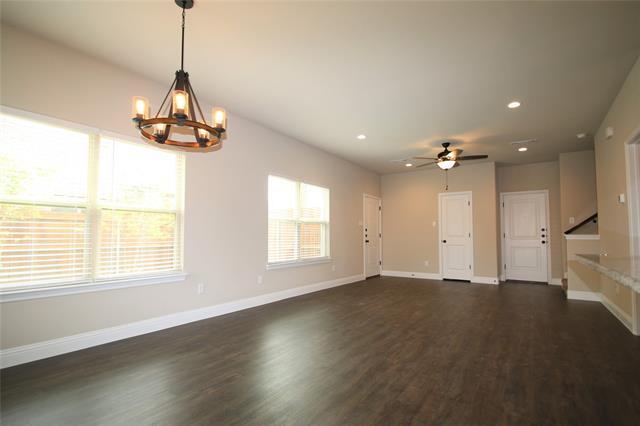 Building Photo - 821 Jameson St