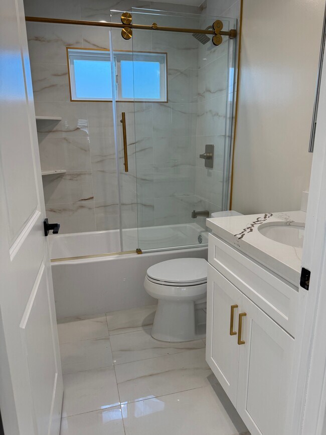 Foto del edificio - 6509 Ben Ave