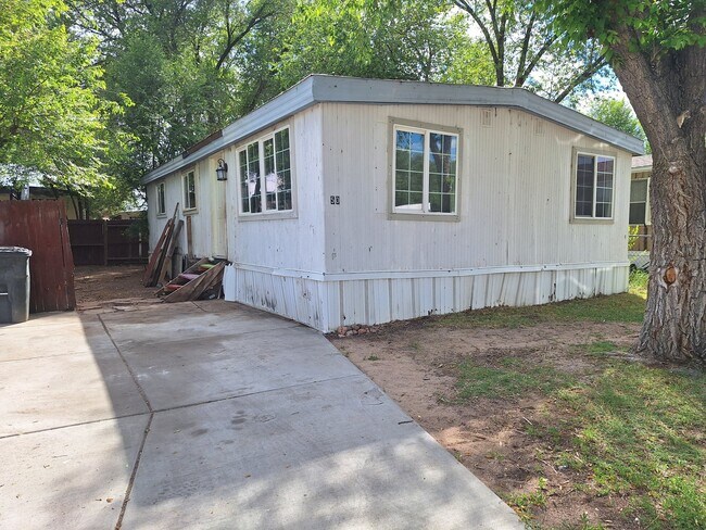 Foto del edificio - 512 Windsor Ln