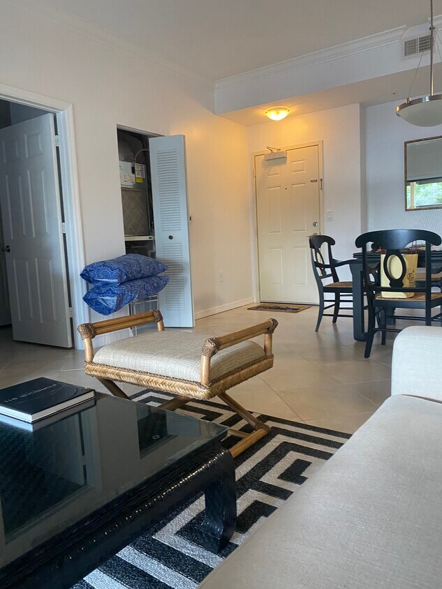 Foto del edificio - 4903 Midtown Ln
