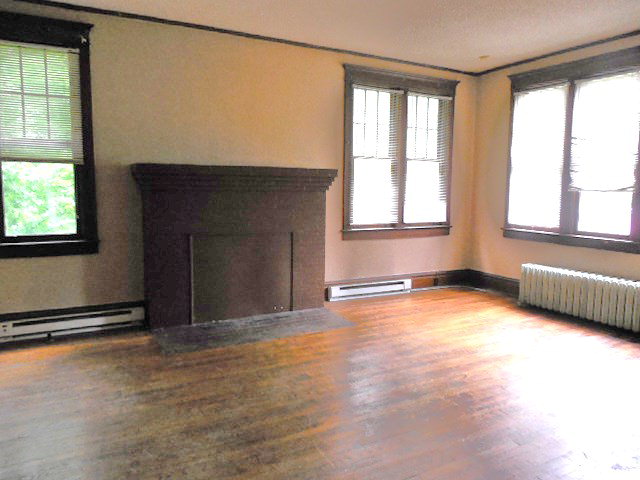 Foto del interior - 360 S College Ave