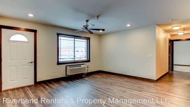 Building Photo - 310 Colome St