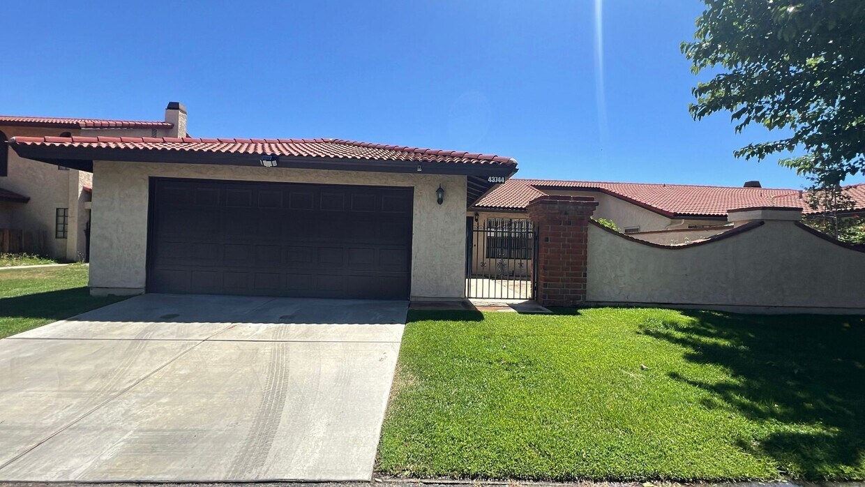 Foto principal - Beautiful East Lancaster Planned Unit Deve...
