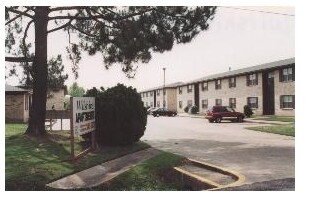 Primary Photo - Wilshire Apartments