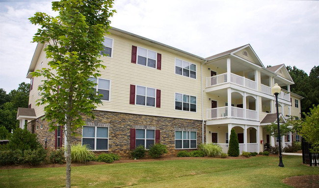 Exteriores del edificio con paisaje - The Columns at Oakwood